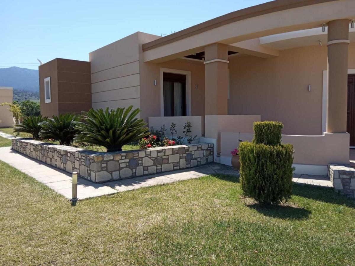Kos Villa - Family Comfort With Large Garden, Jacuzzi Bagian luar foto