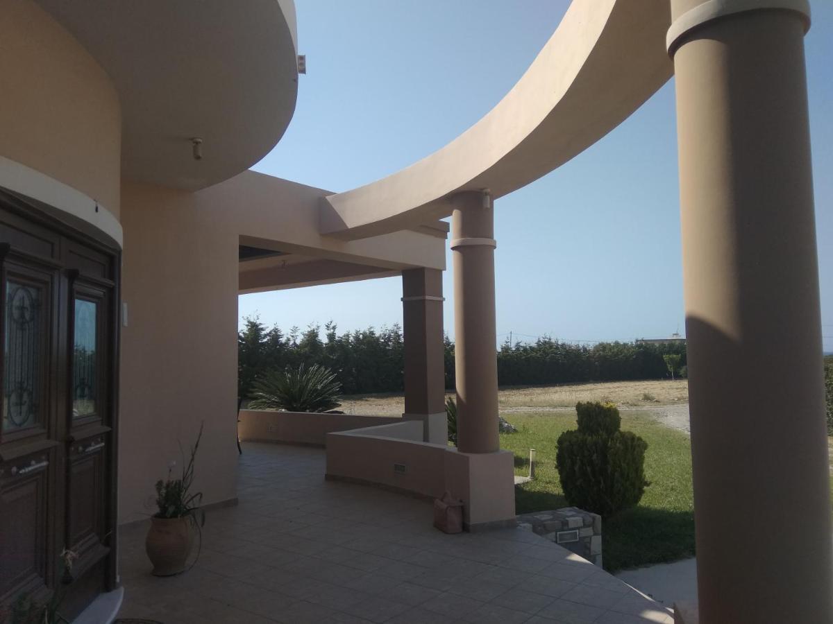 Kos Villa - Family Comfort With Large Garden, Jacuzzi Bagian luar foto