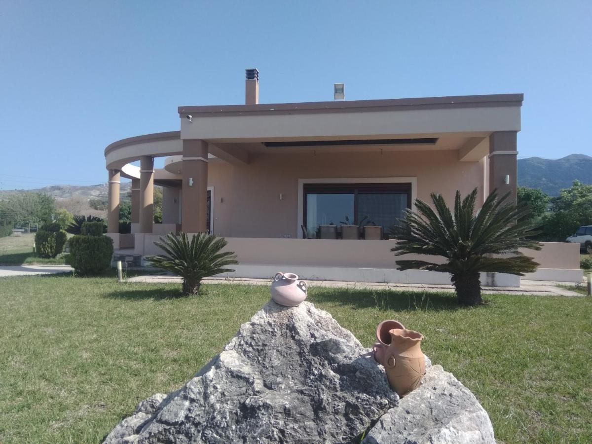 Kos Villa - Family Comfort With Large Garden, Jacuzzi Bagian luar foto